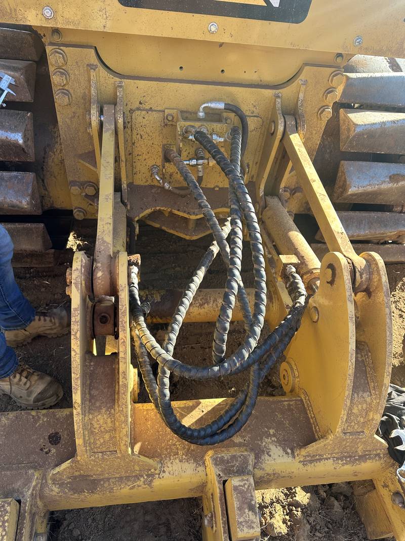CAT D6K Ripper Hoses before